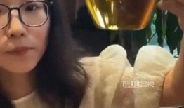 可乐妈被网友爆料视频,网友曝光可乐妈视频引发热议