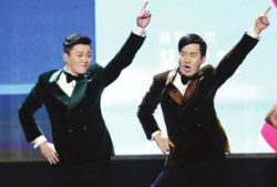 筷子兄弟在线观看,筷子兄弟经典歌曲在线观看带你重温青春回忆