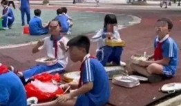 娱乐吃瓜酱操场,揭秘操场背后的那些事儿